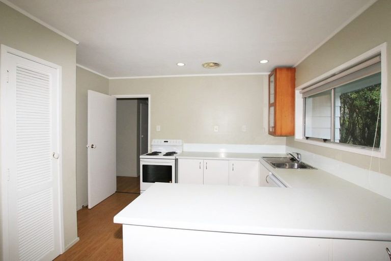 Photo of property in 20 Simon Ellice Drive, Bayview, Auckland, 0629