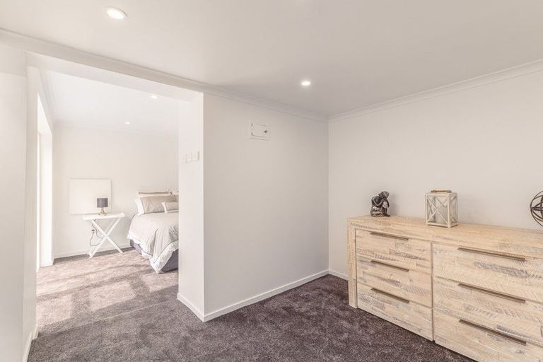 Photo of property in 24 Voelas Road, Lyttelton, 8082