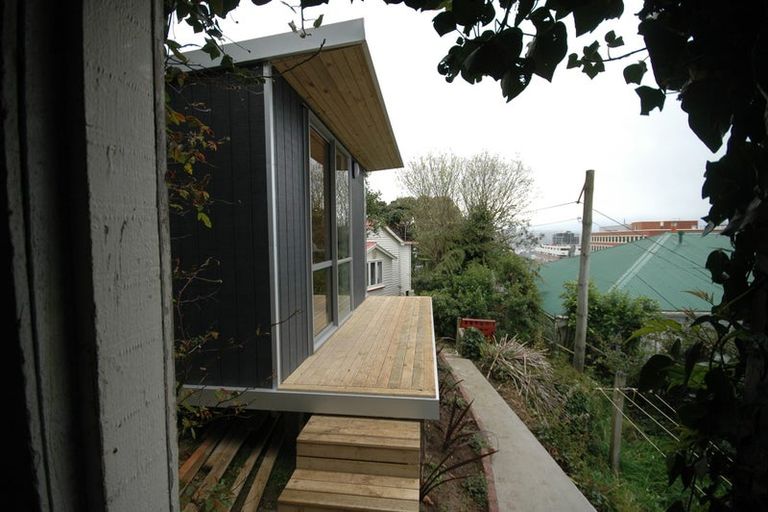 Photo of property in 66 Kelburn Parade, Kelburn, Wellington, 6012