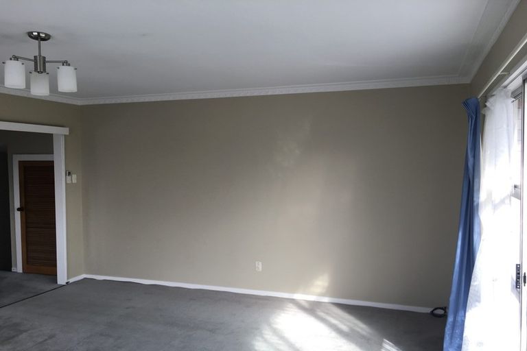 Photo of property in 2/404 Main North Road, Redwood, Christchurch, 8051