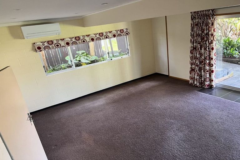 Photo of property in 239 Forrest Hill Road, Forrest Hill, Auckland, 0620