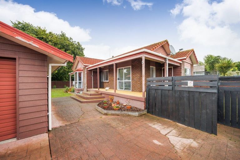 Photo of property in 21 Dalfield Place, Highbury, Palmerston North, 4412