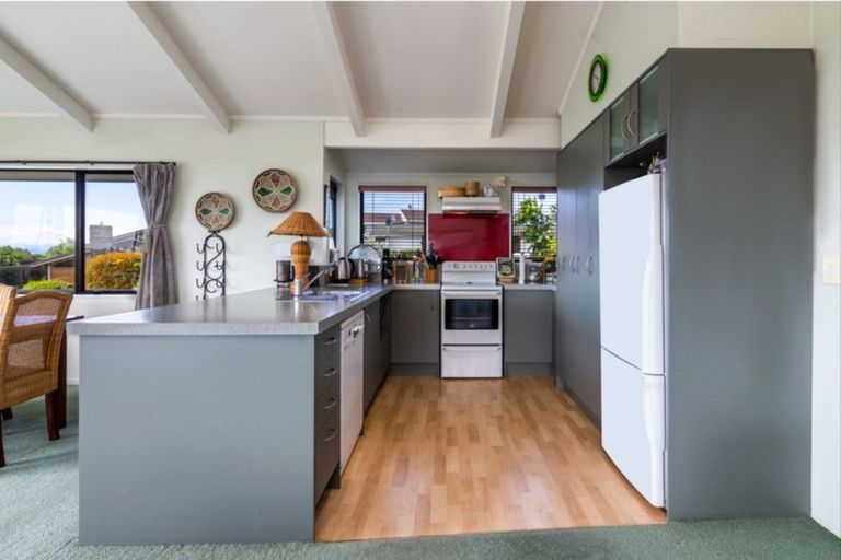 Photo of property in 1 Ewing Grove, Acacia Bay, Taupo, 3330