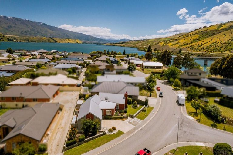 Photo of property in 16 Sunhaven Cove, Cromwell, 9310