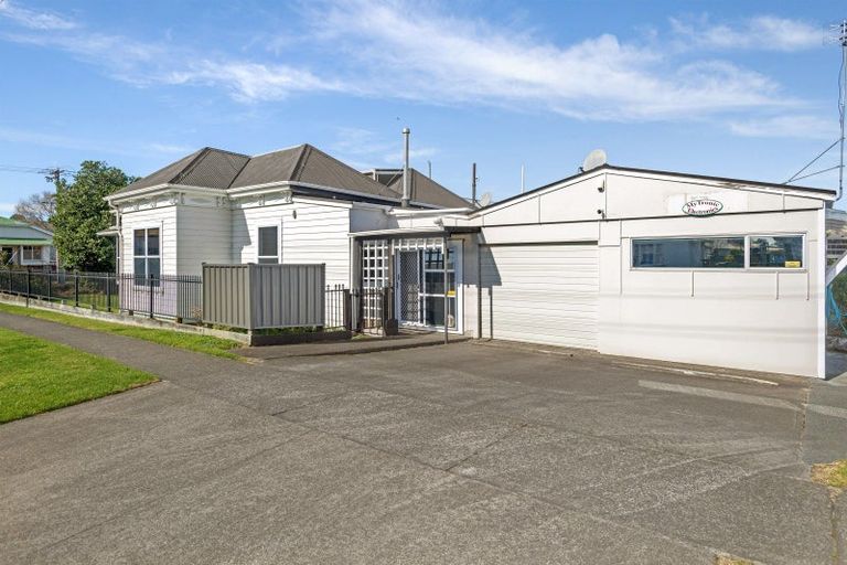 Photo of property in 300 Aberdeen Road, Gisborne, 4010