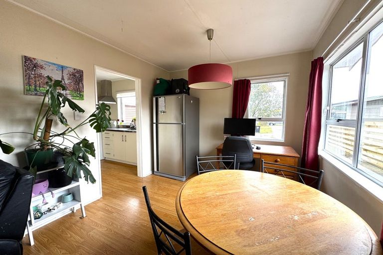 Photo of property in 8b Geraldine Crescent, Cloverlea, Palmerston North, 4412