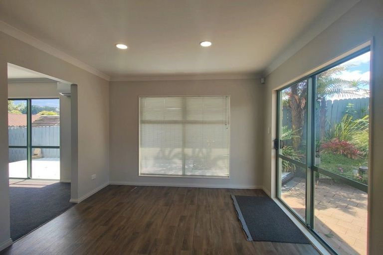 Photo of property in 6 Chadlington Avenue, Henderson, Auckland, 0612