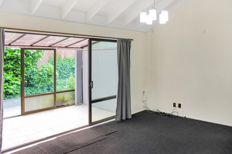 Photo of property in 346a Memorial Avenue, Burnside, Christchurch, 8053
