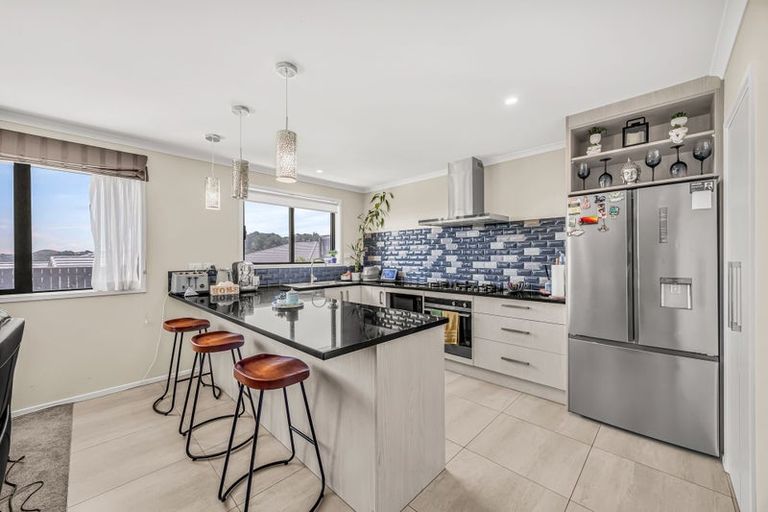 Photo of property in 29 Margaret Shields Avenue, Aotea, Porirua, 5024