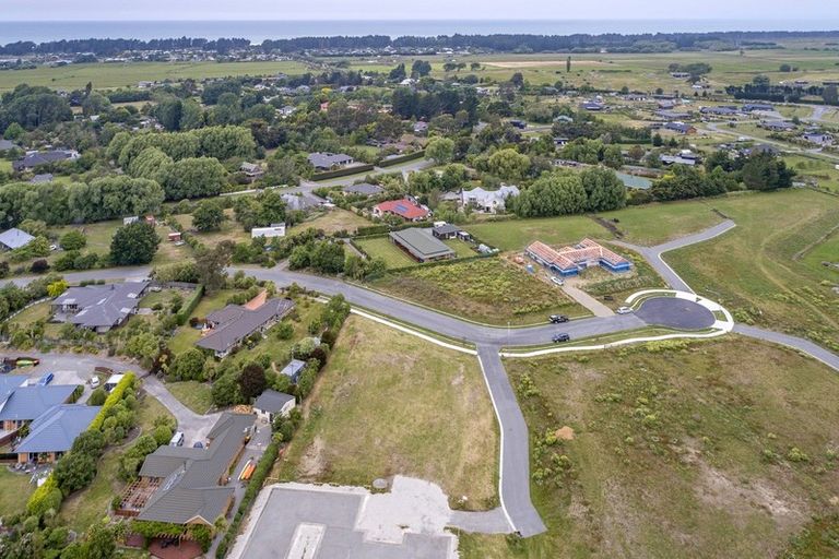 Photo of property in 76 Queens Avenue, Waikuku Beach, 7402