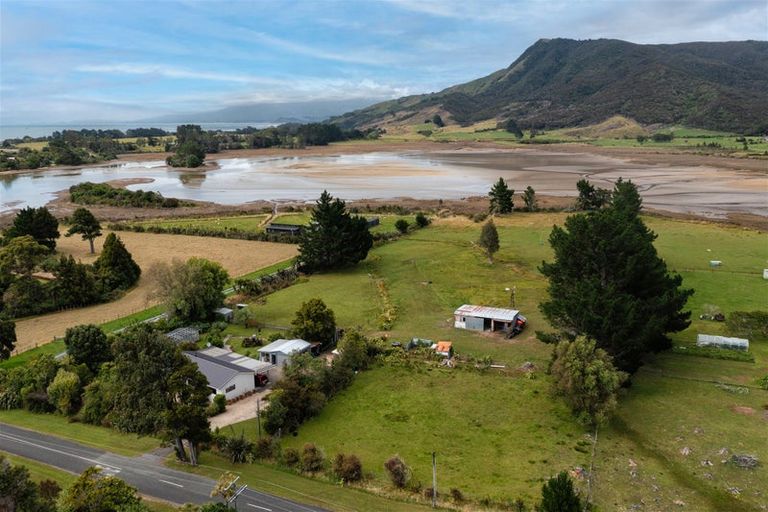 Photo of property in 21 Pakawau-bush Road, Pakawau, Collingwood, 7073