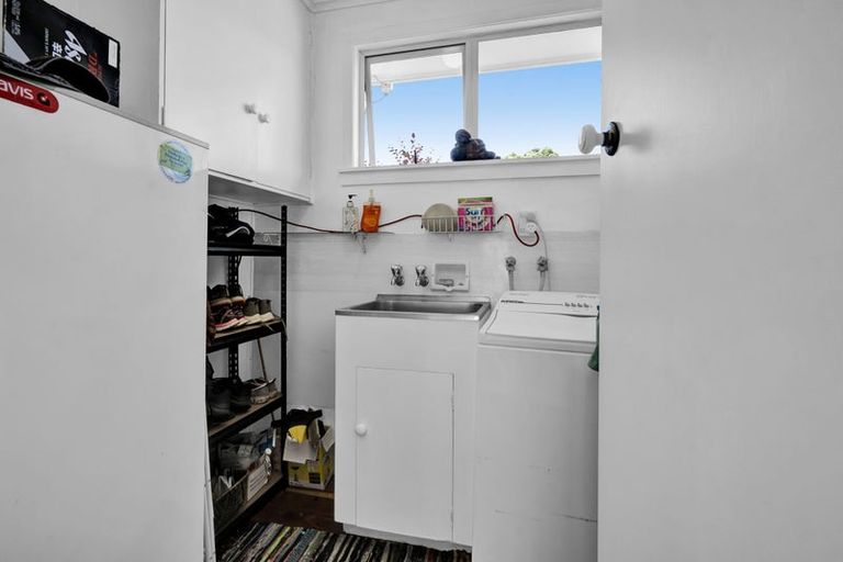 Photo of property in 22 Awanui Street, Merrilands, New Plymouth, 4312