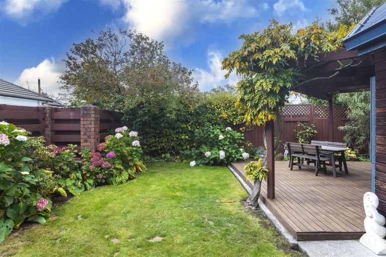 Photo of property in 1/204 Greers Road, Bryndwr, Christchurch, 8053