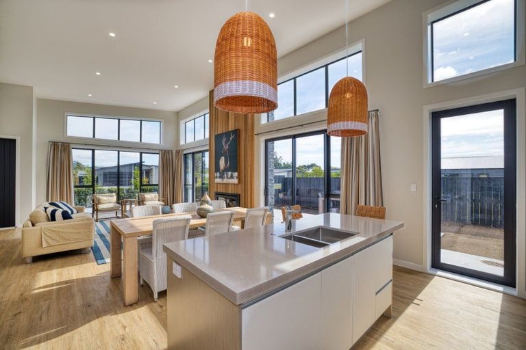 Photo of property in 29 William Gilbert Drive, Mangawhai, 0505