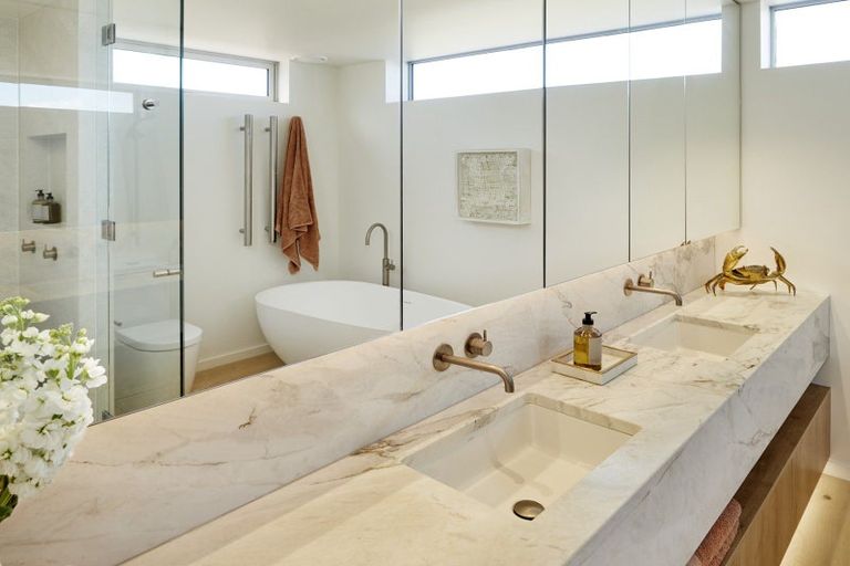 Photo of property in 7 Surf Road, Mount Maunganui, 3116