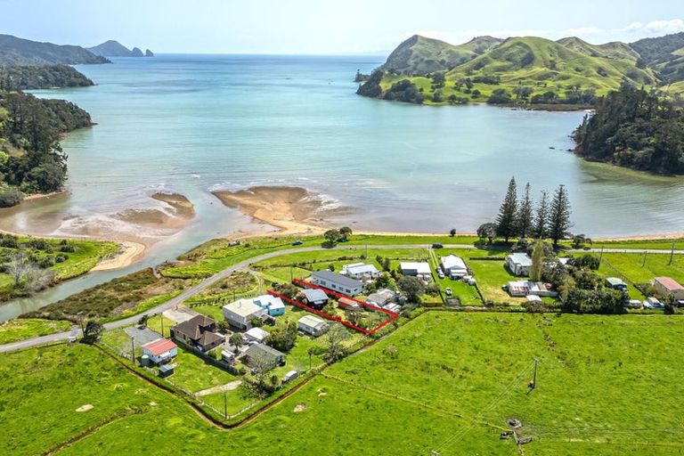 Photo of property in 60 Carey Road, Port Charles, Coromandel, 3584