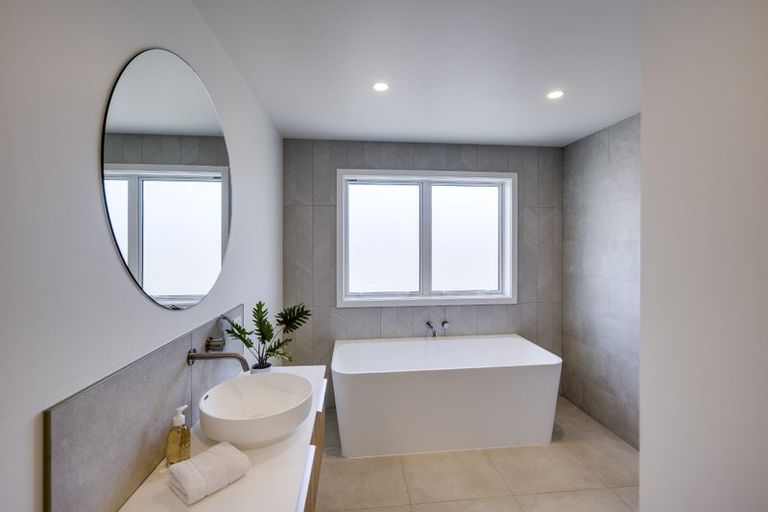 Photo of property in 38a Aspiring Drive, Poraiti, Napier, 4112