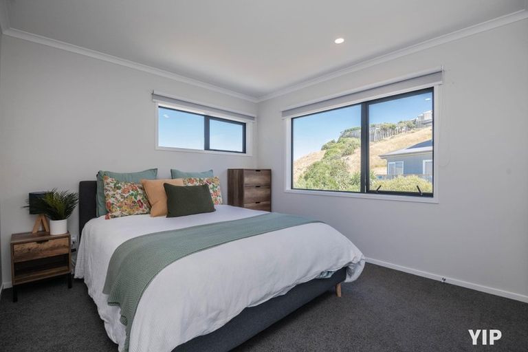 Photo of property in 130 Amesbury Drive, Churton Park, Wellington, 6037