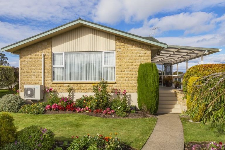 Photo of property in 16 Stuart Street, Holmes Hill, Oamaru, 9401