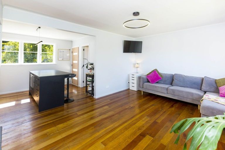 Photo of property in 43 Gillespies Road, Birchville, Upper Hutt, 5018