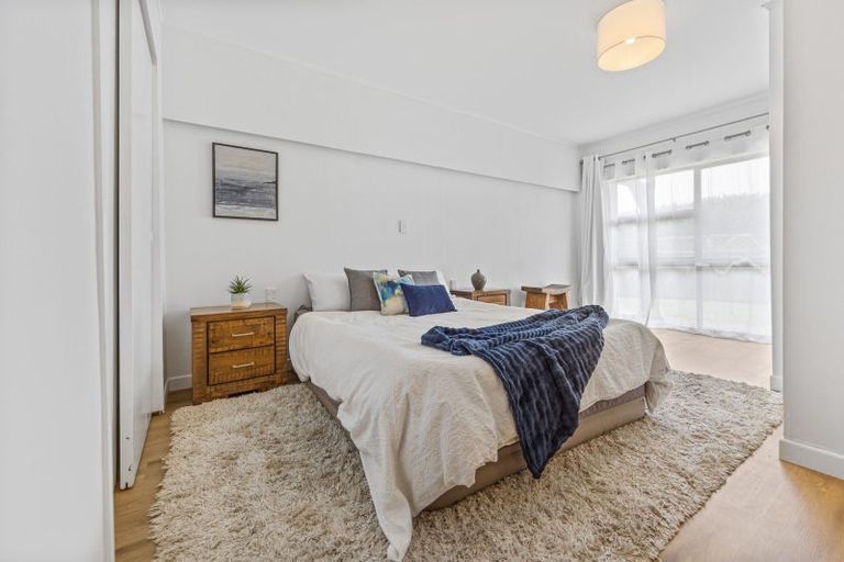 Photo of property in 37 Herekawe Drive, Spotswood, New Plymouth, 4310