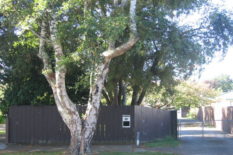 Photo of property in 22 Oxford Crescent, Ebdentown, Upper Hutt, 5018