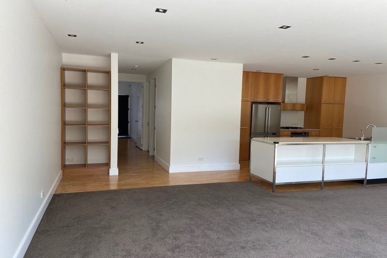 Photo of property in 7/258 Hurstmere Road, Takapuna, Auckland, 0622