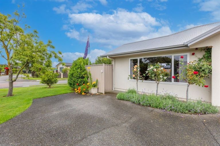 Photo of property in 2 Arthur Close, Clive, 4102