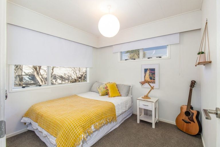 Photo of property in 2 Ashford Place, Havelock North, 4130