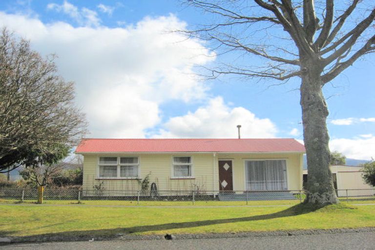 Photo of property in 45 Te Rangitautahanga Road, Turangi, 3334