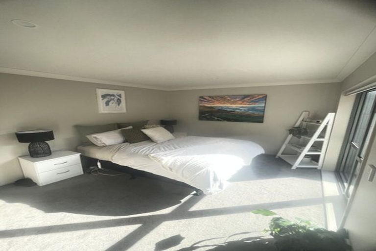 Photo of property in 6 Brindle Way, Newlands, Wellington, 6037