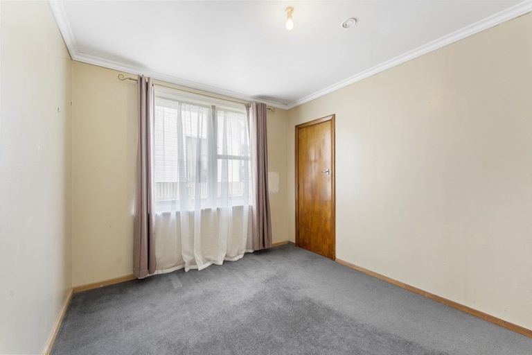 Photo of property in 15 Fox Street, Woodville, 4920