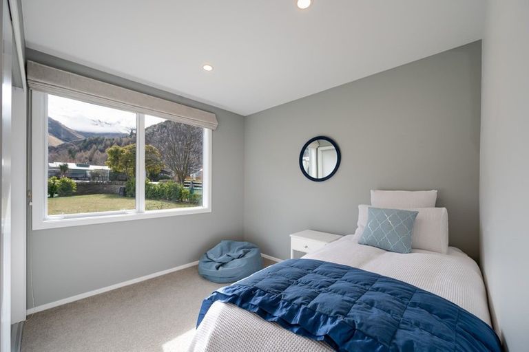 Photo of property in 17 Flynn Lane, Arrowtown, 9302