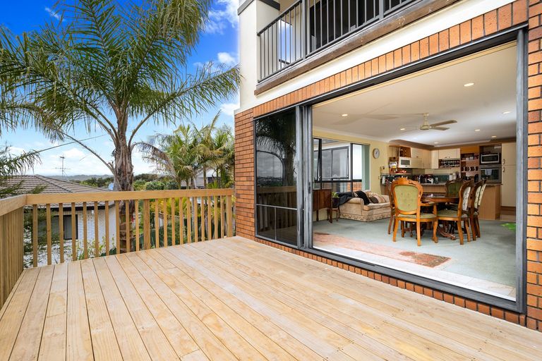 Photo of property in 16 San Lorenzo Rise, Henderson, Auckland, 0612