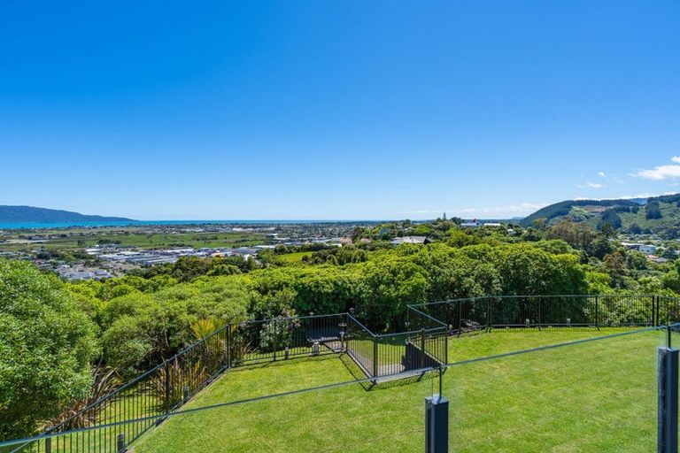 Photo of property in 7 Ocean Vista Lane, Paraparaumu, 5032