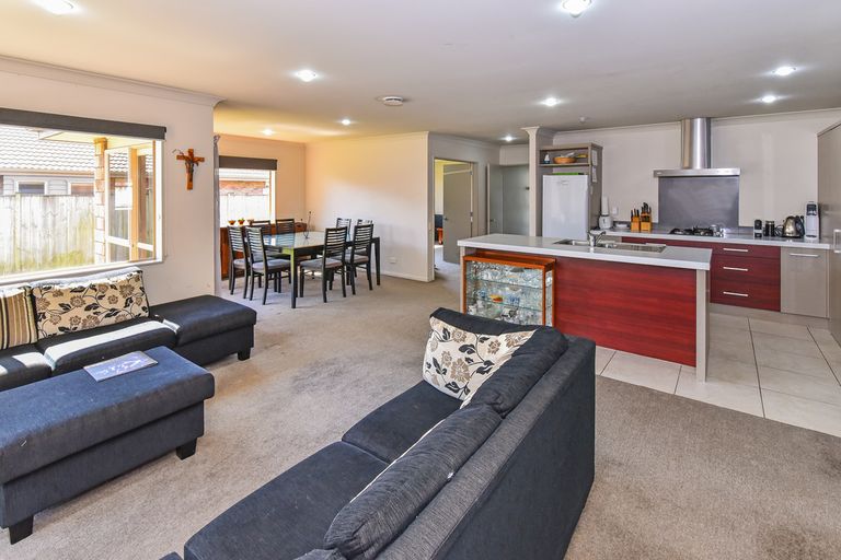 Photo of property in 20 Aberdeen Crescent, Wattle Downs, Auckland, 2103