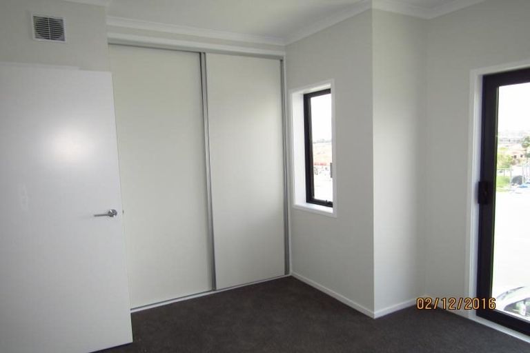 Photo of property in 20 Tuatua Road, Hobsonville, Auckland, 0616