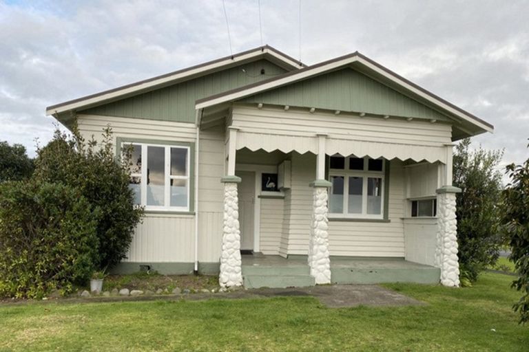 Photo of property in 3 High Street West, Waitara, 4320