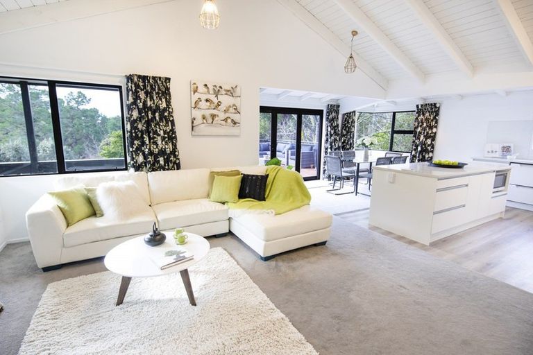 Photo of property in 72 Tauroa Road, Havelock North, 4130