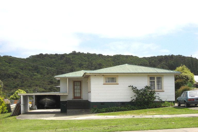 Photo of property in 167 Waikawa Road, Picton, 7220