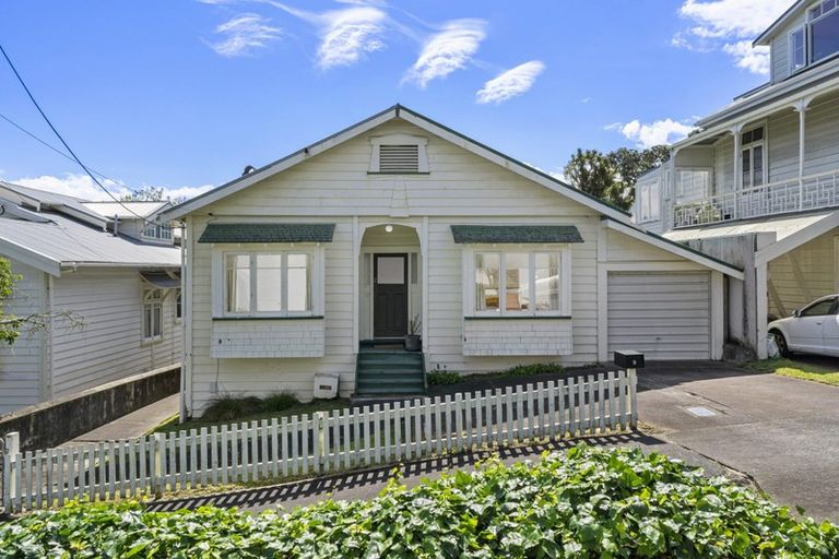 Photo of property in 9 Huia Street, Devonport, Auckland, 0624