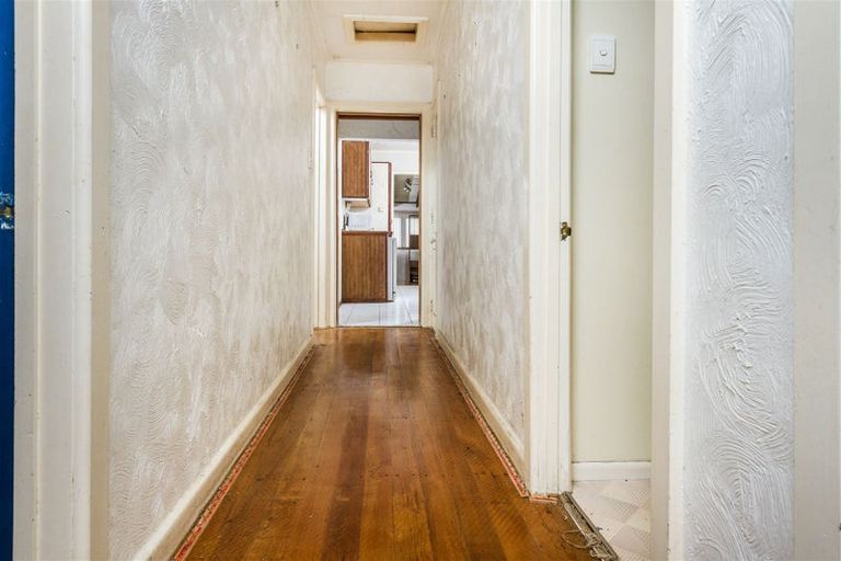 Photo of property in 2/22 Windy Ridge Road, Glenfield, Auckland, 0629