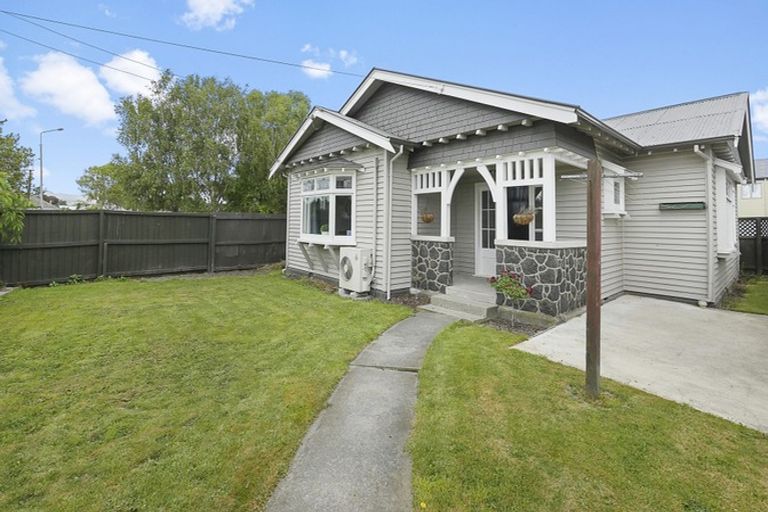 Photo of property in 1/19 Hills Road, Edgeware, Christchurch, 8013