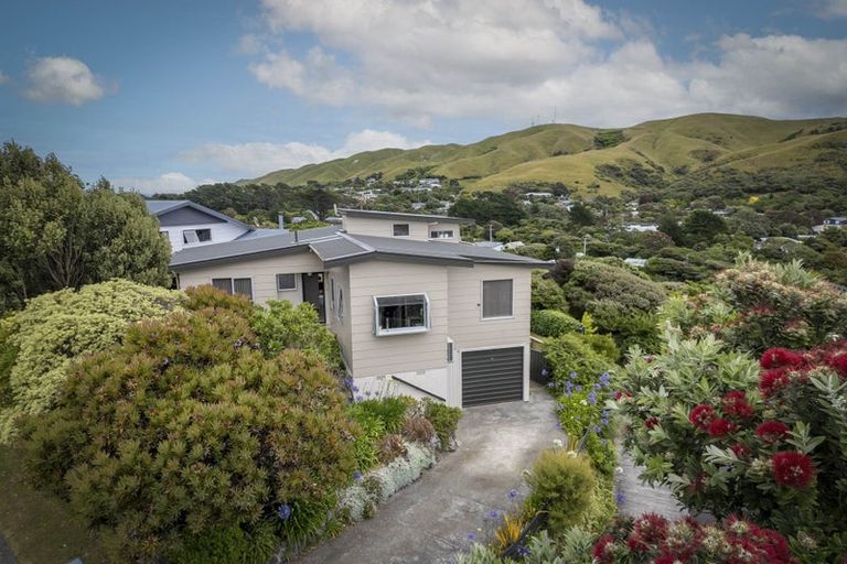 Photo of property in 63 Sea Vista Drive, Pukerua Bay, 5026