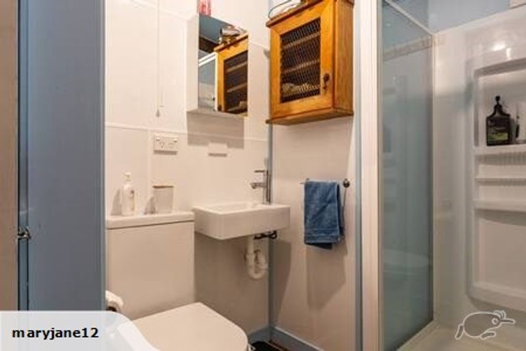 Photo of property in 26 Mackinnon Terrace, Sunshine Bay, Queenstown, 9300