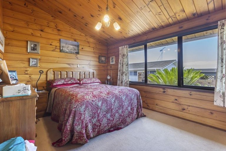 Photo of property in 37b Albatross Road, Red Beach, 0932