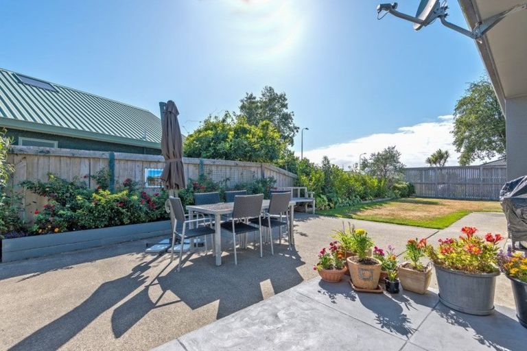 Photo of property in 3 Abby Road, Fitzherbert, Palmerston North, 4410