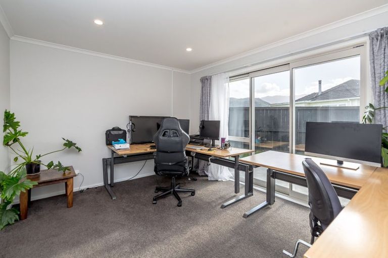 Photo of property in 4 Mckerrow Place, Featherston, 5710