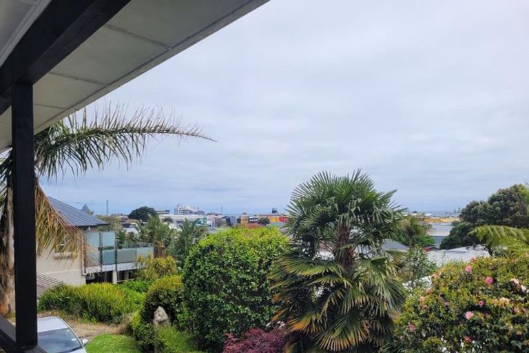 Photo of property in 129 Pendarves Street, New Plymouth, 4312