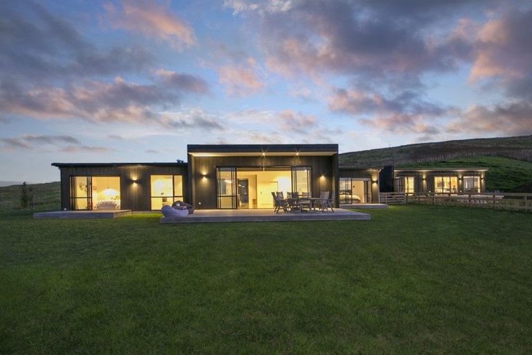 Photo of property in 75 Taiapa Valley Road, Muriwai, Waimauku, 0881
